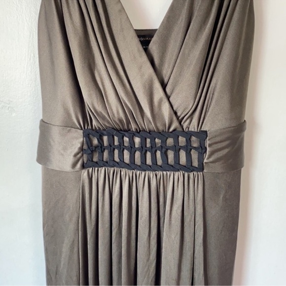 BCBGMaxAzria Green V-Neck Sleeveless Midi Dress - Picture 5 of 10